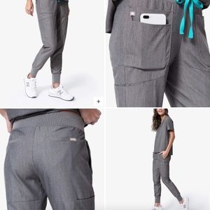 size small NAVY qua joggers FIGS
